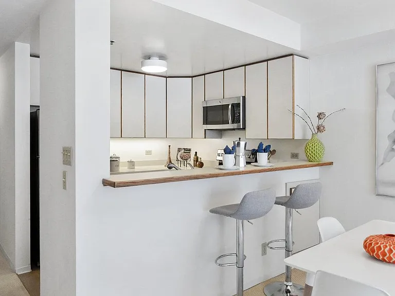 601 Van Ness Ave #242 — Photo 7