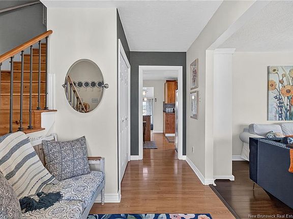 4th image of 939 Coverdale Rd