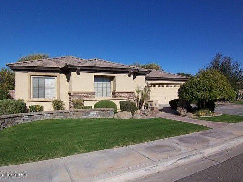 1st image of 642 E Benrich Dr