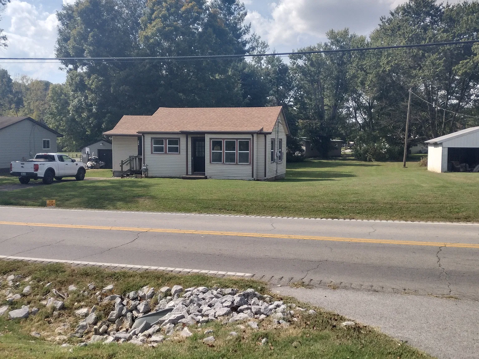 2 bed, 900 sqft, $1,000 — Photo 2