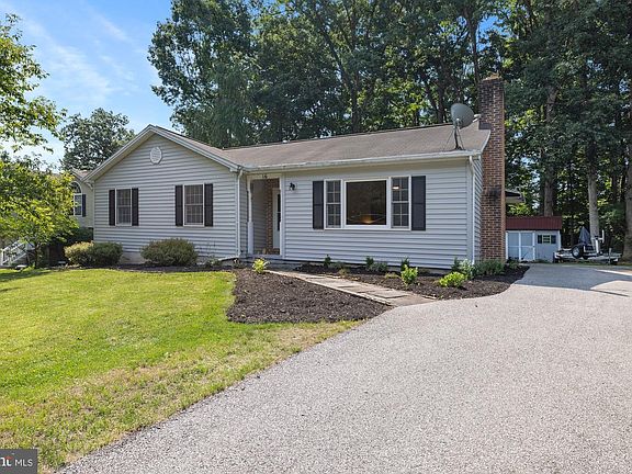 4th image of 16 Halleck Dr