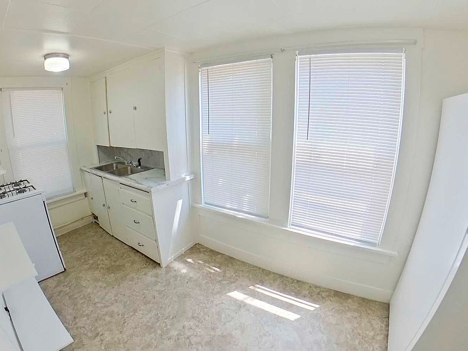 1st image of 724 Poyntz Ave APT 4