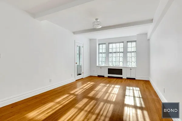 Sold by Bond New York | media 6