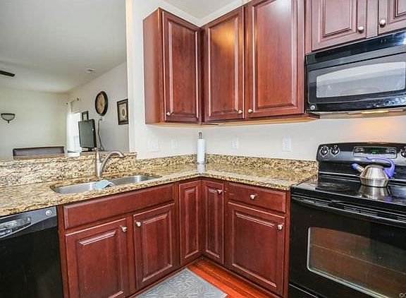 5th image of 7307 Larsen Mews