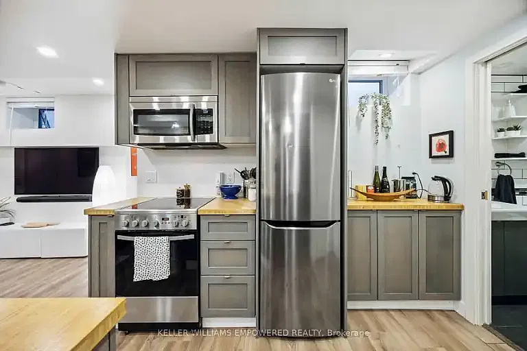 1 bed, 1.0 bath, 450 sqft, $1,800 — Photo 2