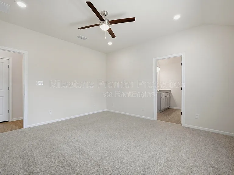 1819 Boxwood Dr — Photo 13