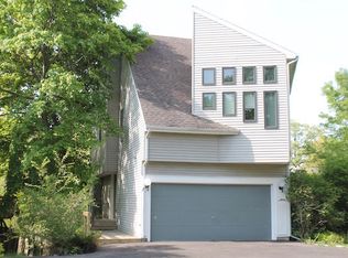 19449 W Forest Ln, Mundelein, IL