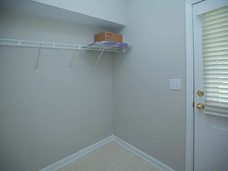 102 Chandler Chase Ct — Photo 4