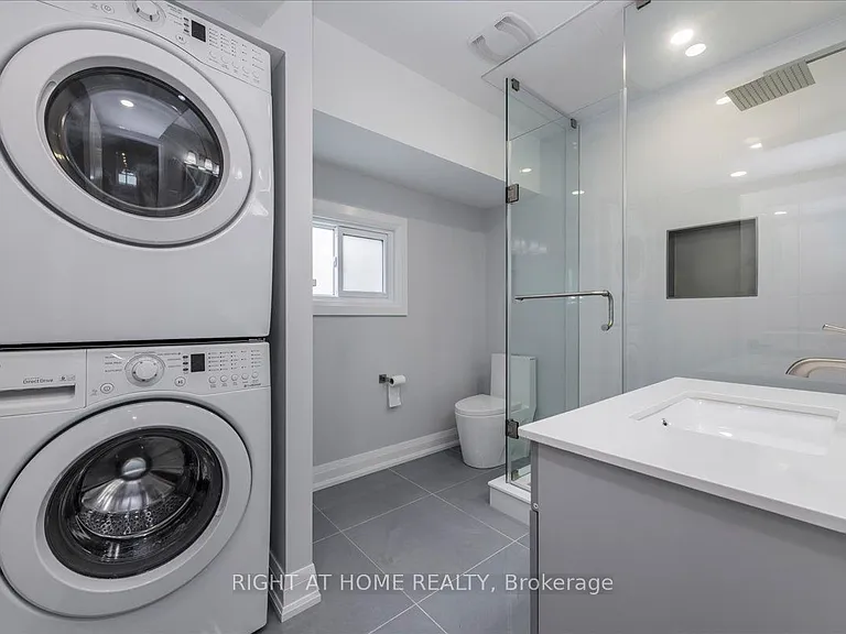 241 Rockaway Beach Pl — Photo 14