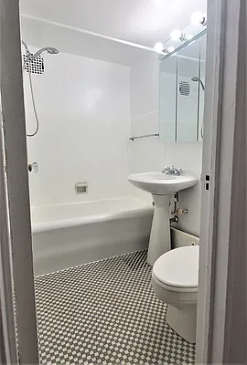 Rented by Compass | media 7