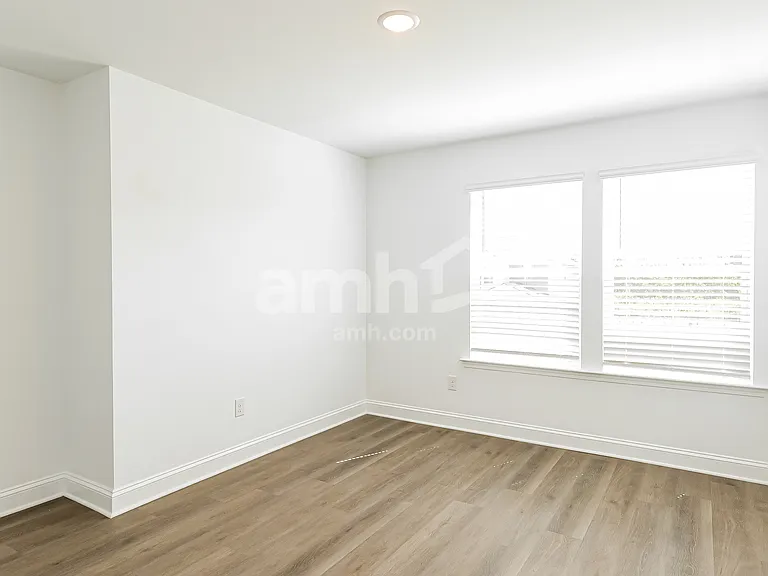 4044 Williams Road Ext — Photo 17