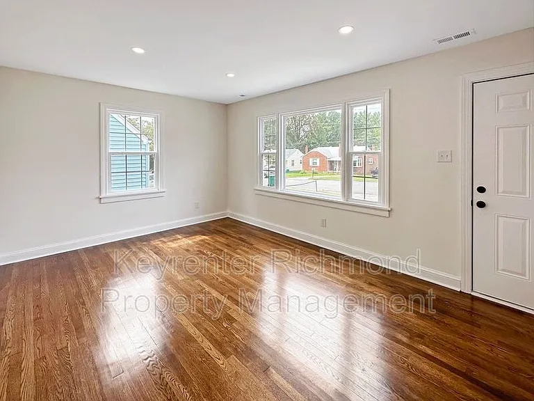 7409 Landsworth Ave — Photo 2