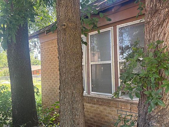 5th image of 1105 Avenue J NW