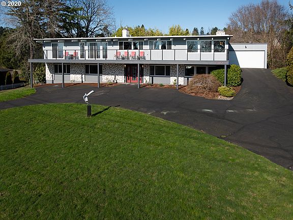 2nd image of 7110 SE Evergreen Hwy