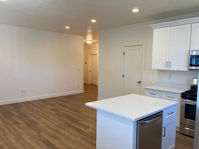 297 E 6790 S — Photo 25