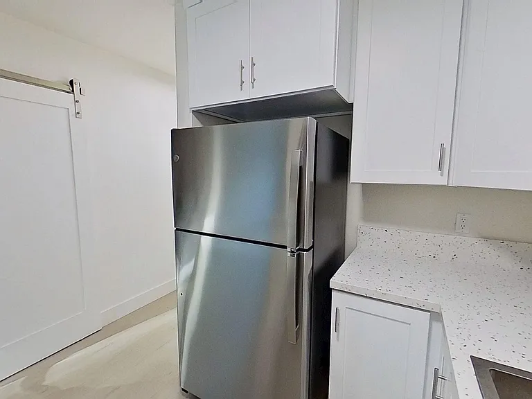 437-443 W Valencia Dr — Photo 44