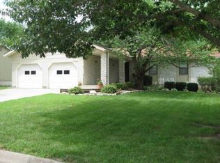 3207 Ella Ln, Manhattan, KS 66502