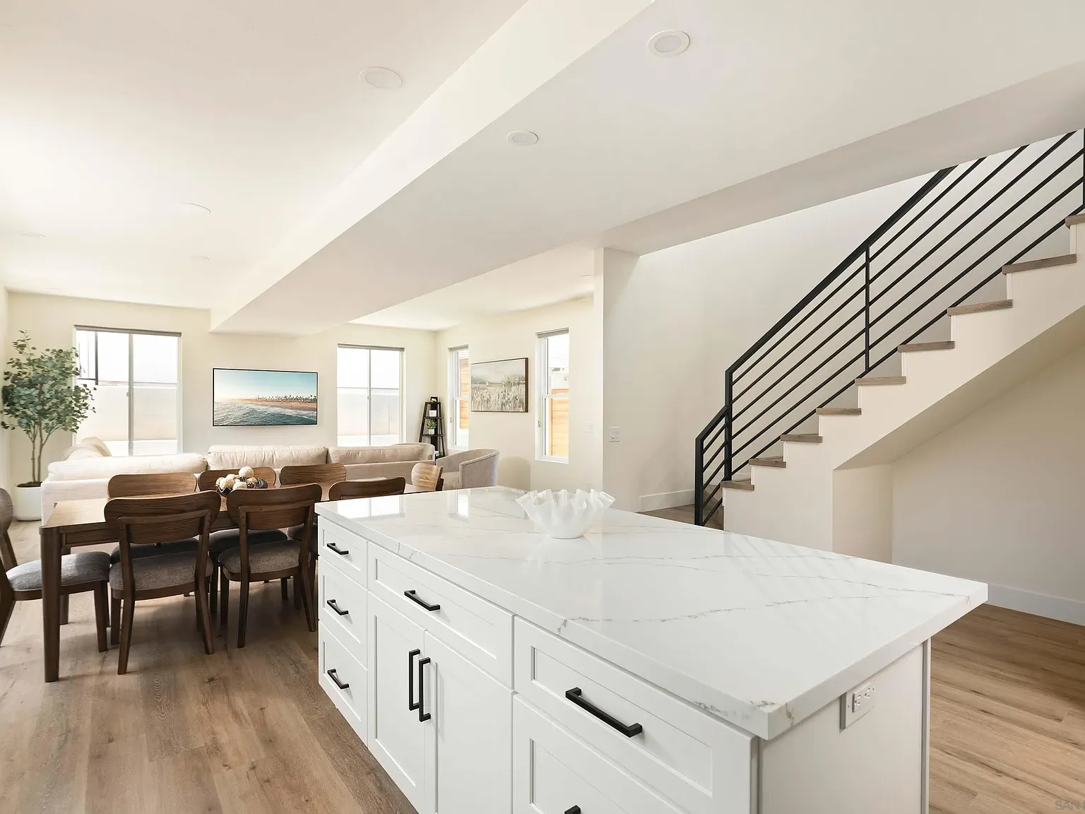3 bed, 3.5 bath, 1800 sqft, $8,900 — Photo 4