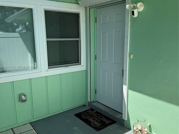 3rd image of 1942 Roseate Ln