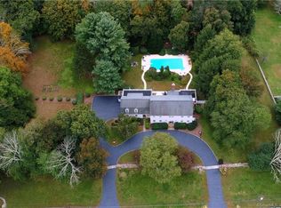 35 Fallowfield Rd, Fairfield, CT 06824