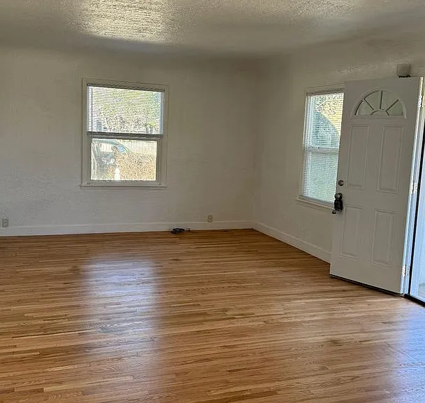 1745 Pine St — Photo 4