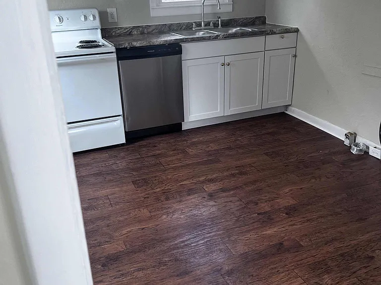 109 Jessamine Ave — Photo 3