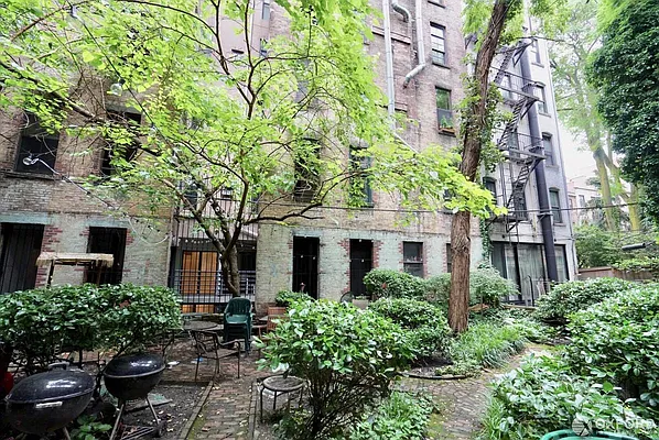 Rented by Oxford Property Group | media 35