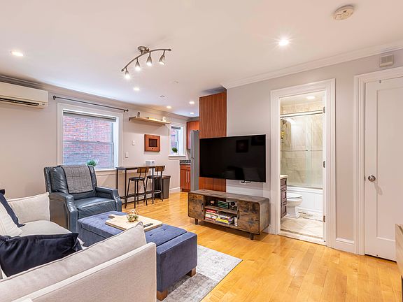 2nd image of 52 Cooper St APT 1