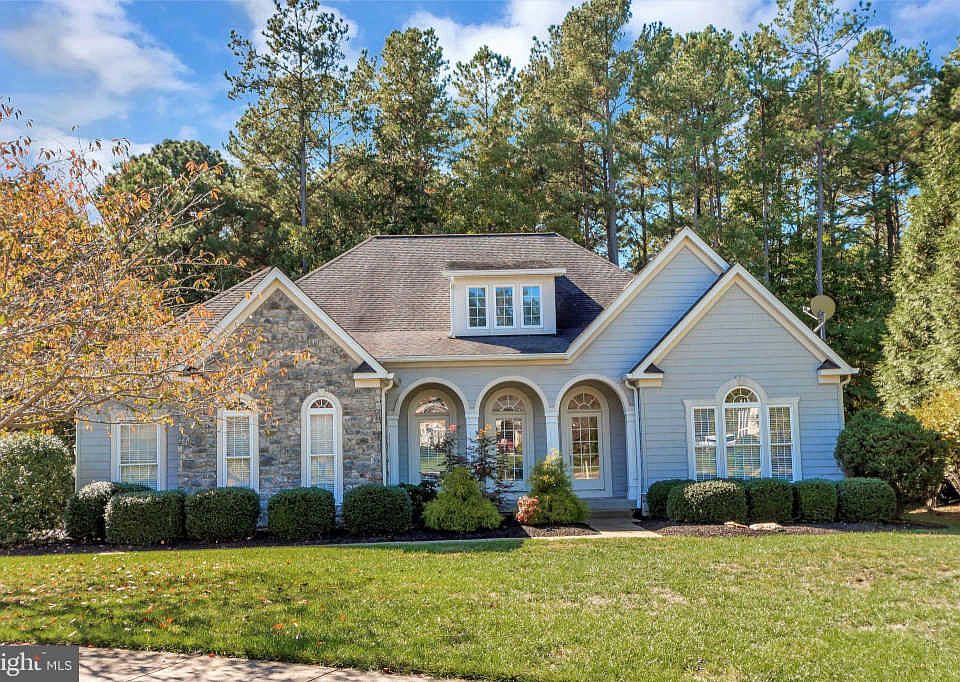 1st image of 10704 Cedar Creek Dr