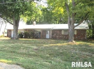 521 N West Ave, Mason City, IL 62664