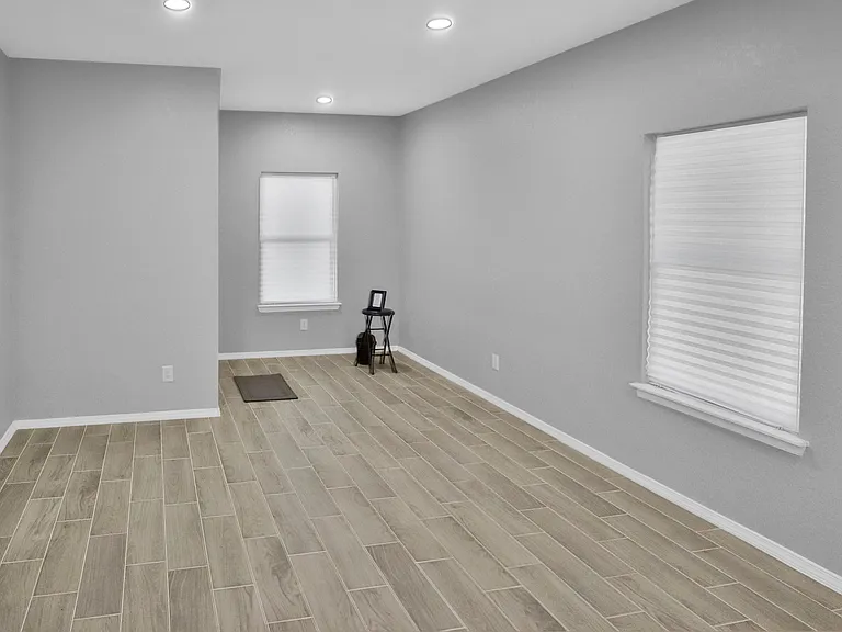 1416 Skyline Hls — Photo 7