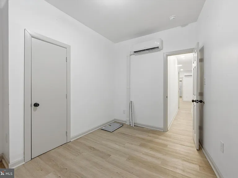 907 Belmont Ave — Photo 6