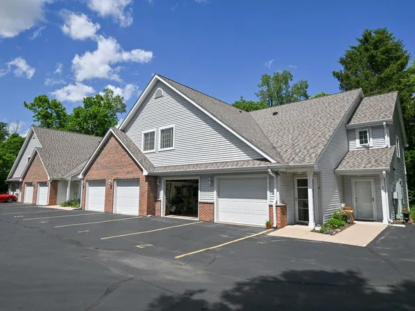 424 W Grand AVENUE #2, Port Washington, WI 53074
