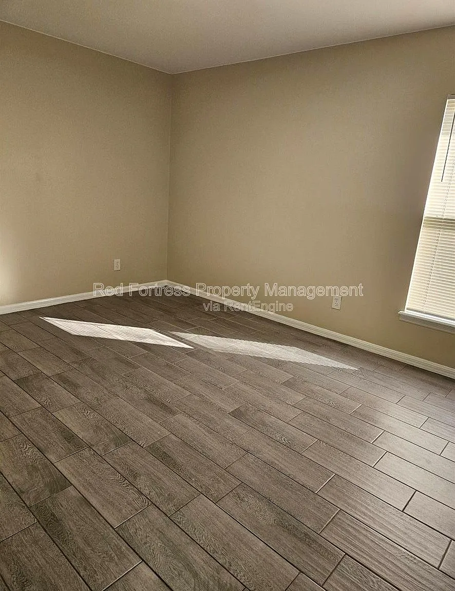 2 bed, 2.0 bath, 1048 sqft, $1,300 — Photo 3