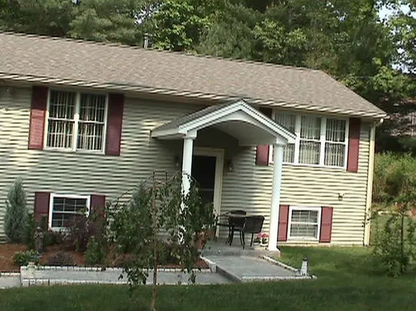 5 Katie Penny Dr, Richmond, RI 02832
