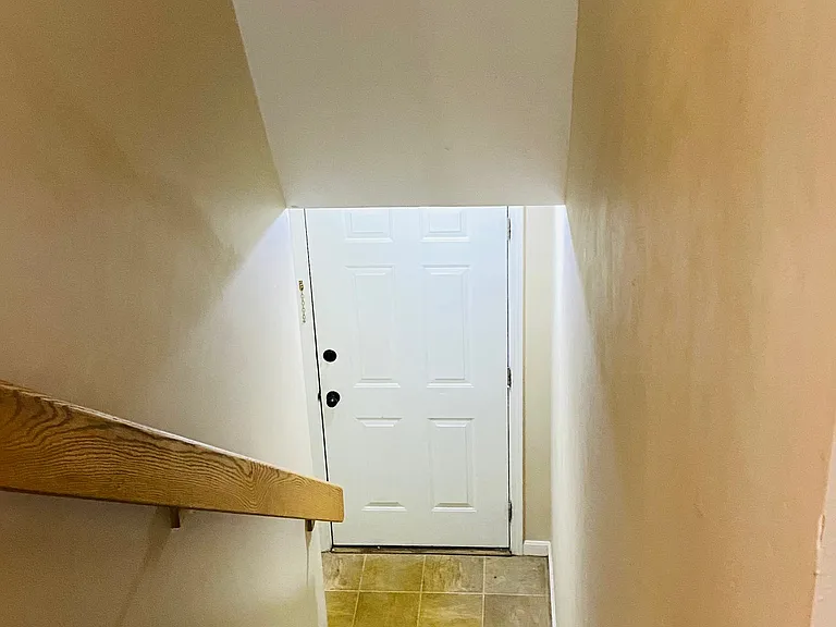 4505 Meadowlark Manor Ln — Photo 8