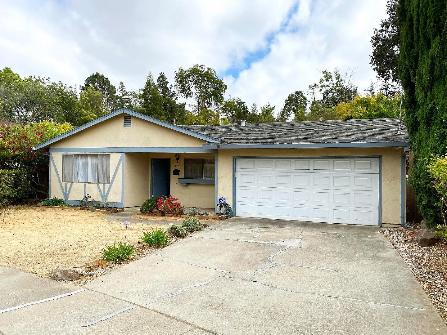 753 Feller Ave photo 1
