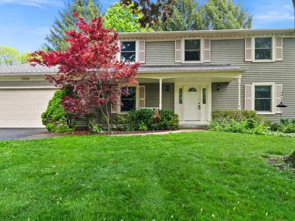 1702 Harris Ln, Naperville, IL 60565