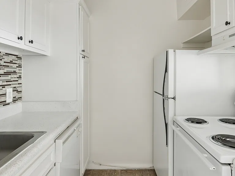 Overlook Apartments — Photo 17