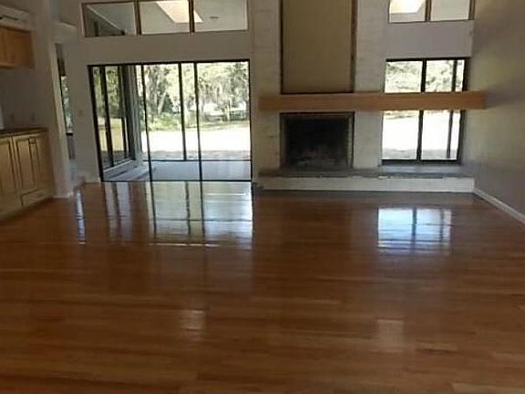 4th image of 536 Austin Dr