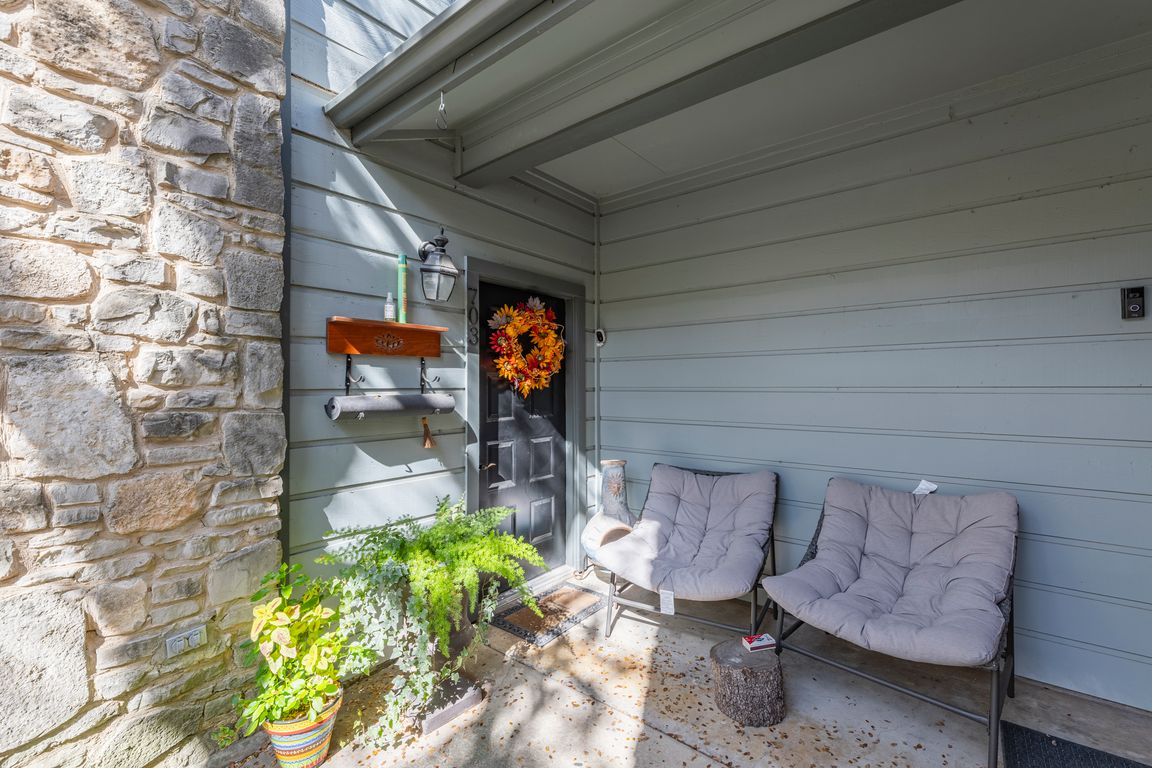 next background image