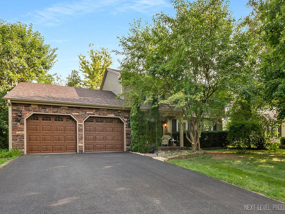 2nd image of 1152 Lexington Ln