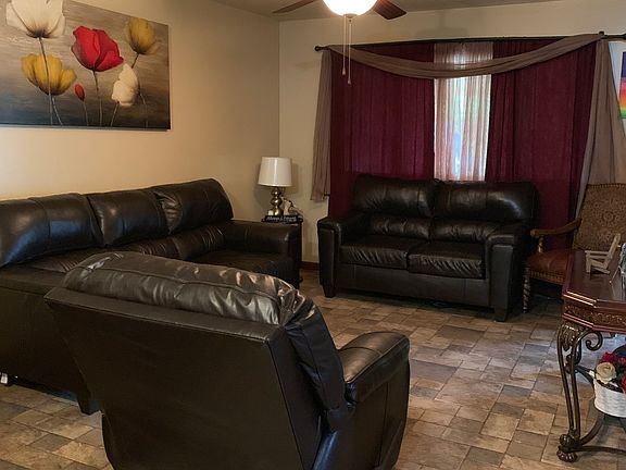 3rd image of 3014 S Mount Carmel Ave