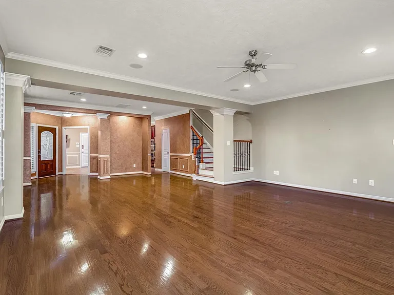 1524 Birdsall St — Photo 9