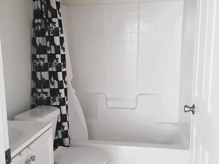 106 Nassau Pl — Photo 10
