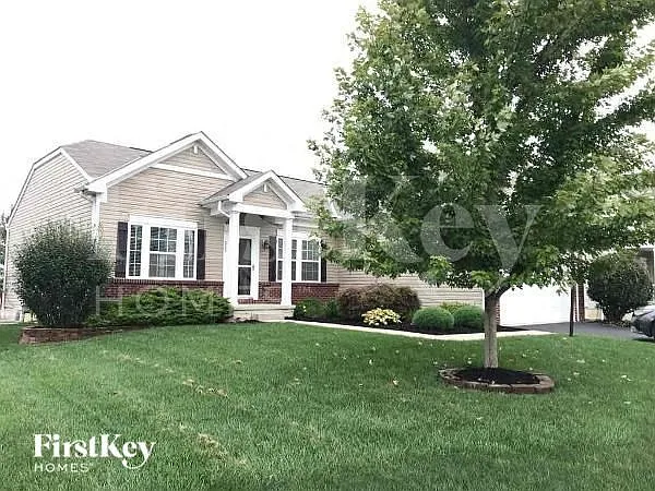 5 bed, 3.0 bath, 2800 sqft, $3,445 — Photo 1