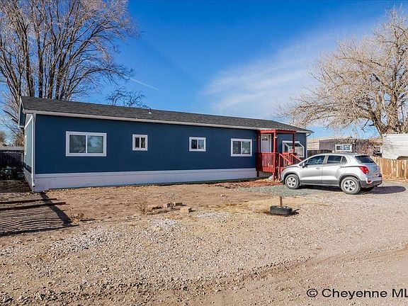 4th image of 1118 Lake Pl