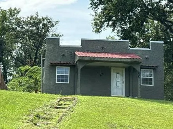 302 E Mulberry St, Pinckneyville, IL 62274