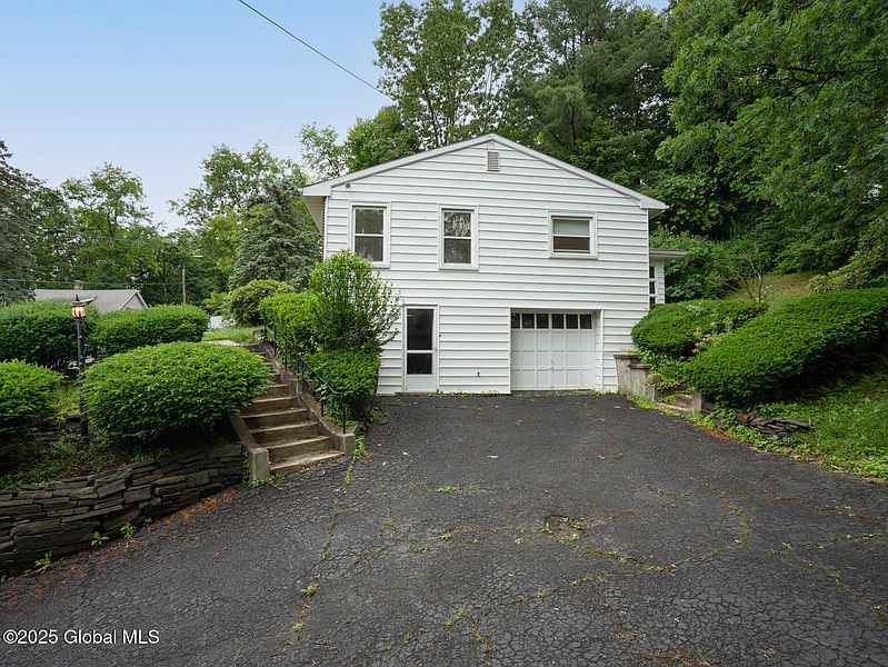 5th image of 108 Wayne Street