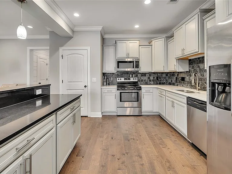 505 Mariners Cir — Photo 7